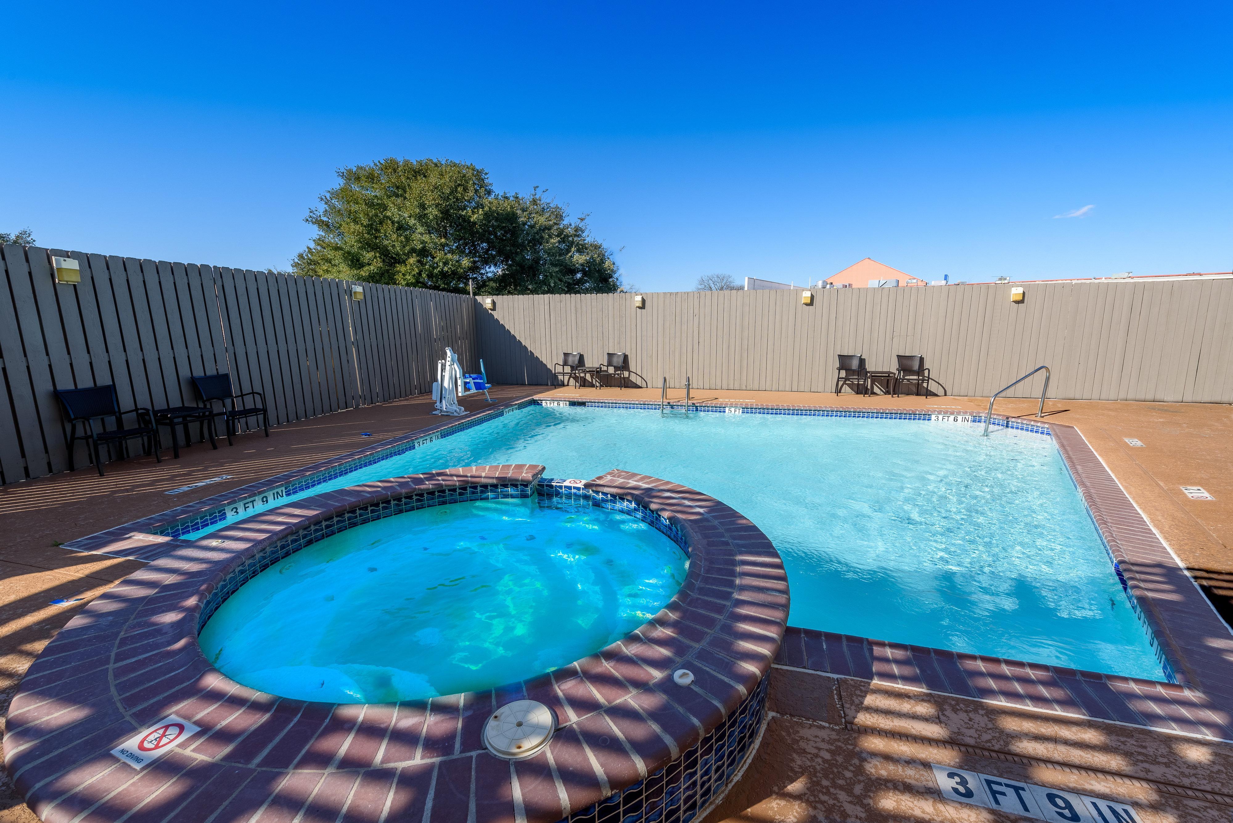 Holiday Inn Express Hotel And Suites Bastrop By Ihg Zewnętrze zdjęcie