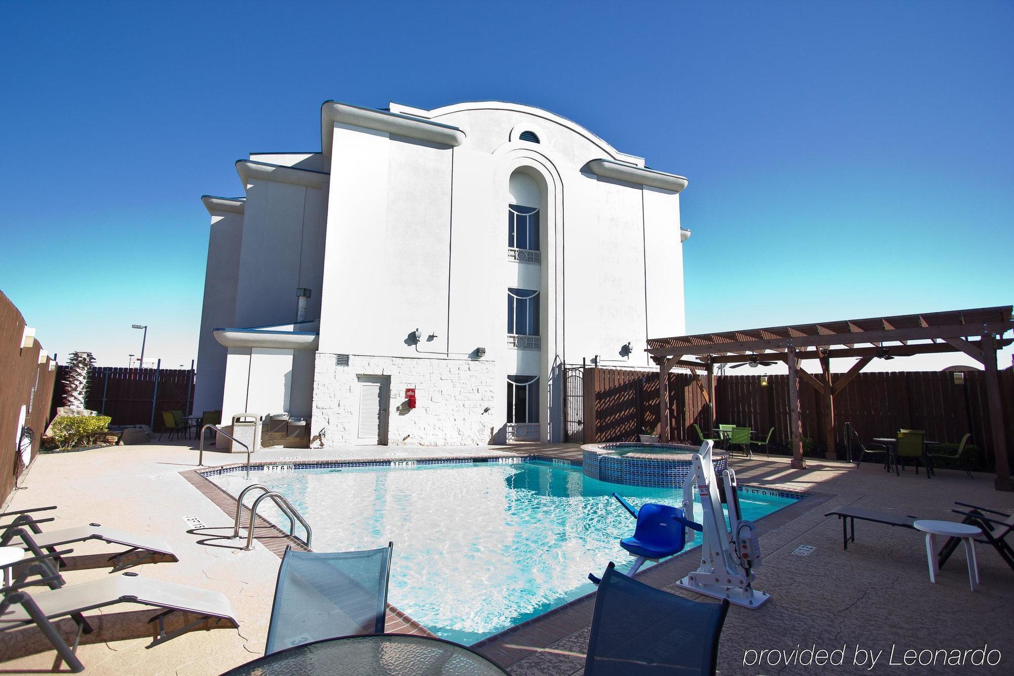 Holiday Inn Express Hotel And Suites Bastrop By Ihg Zewnętrze zdjęcie