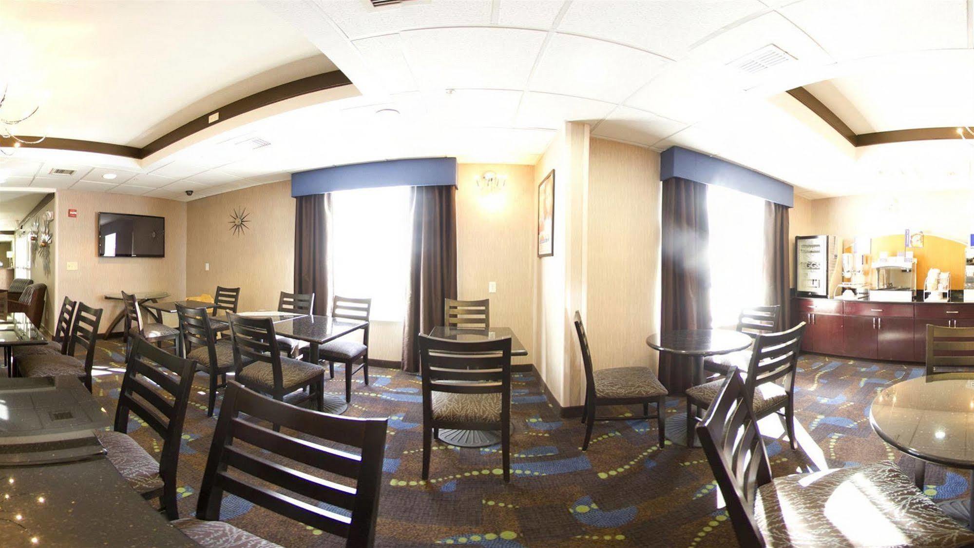 Holiday Inn Express Hotel And Suites Bastrop By Ihg Zewnętrze zdjęcie
